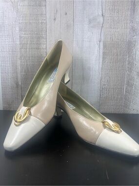 Vintage Arnold Churgin Leather Pumps Made In Spain Sz 11 Nude Ivory Kitten Heel